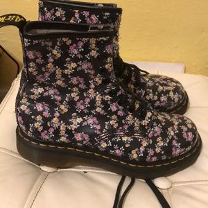 Floral 1460 Dr. Martens Ladies US size 6 UK size 3